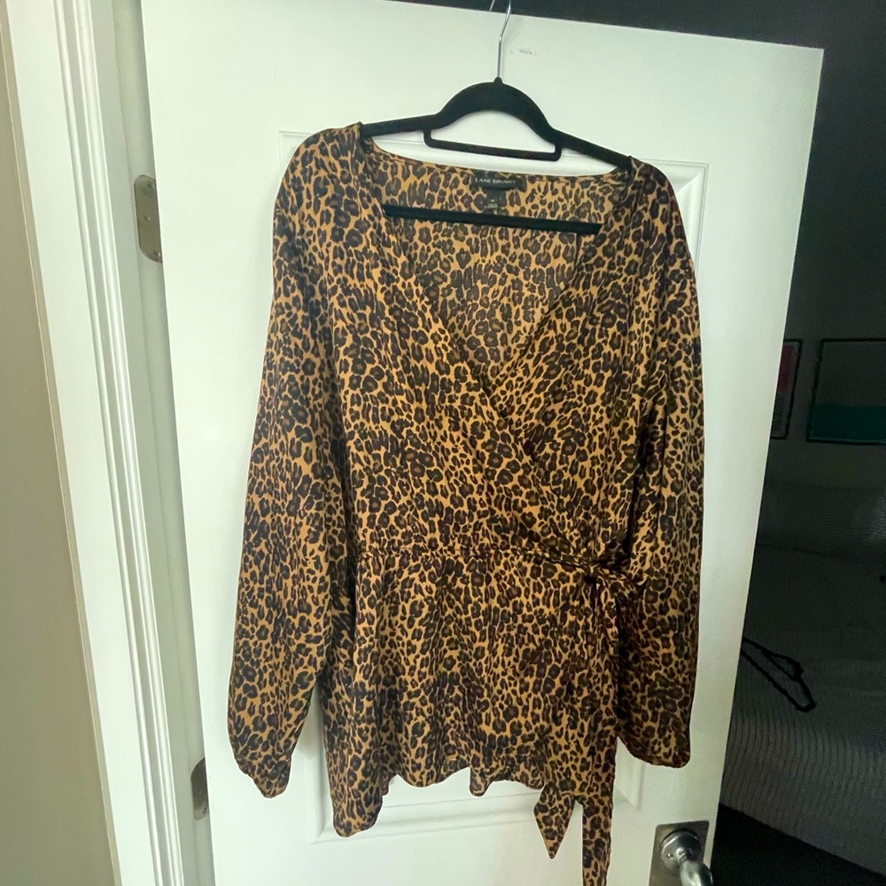 Animal print wrap v neck